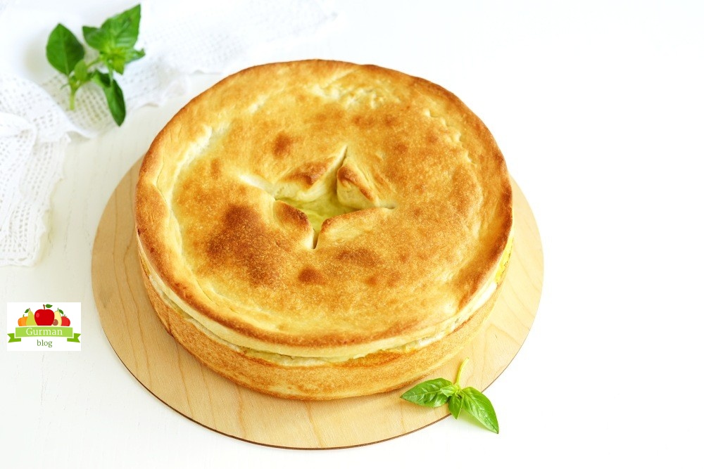 Пирог с картошкой в духовке из дрожжевого теста