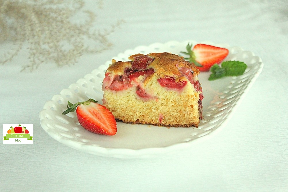 Пирог с клубникой в духовке