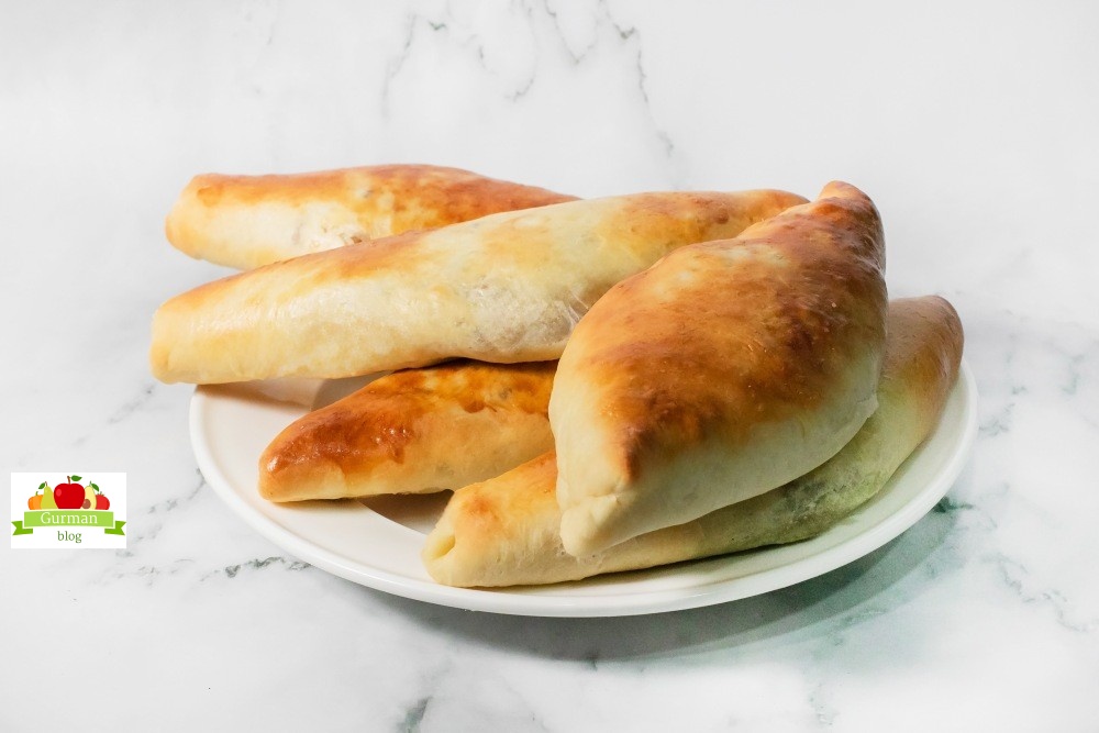 Пирожки с мясом в духовке из дрожжевого теста