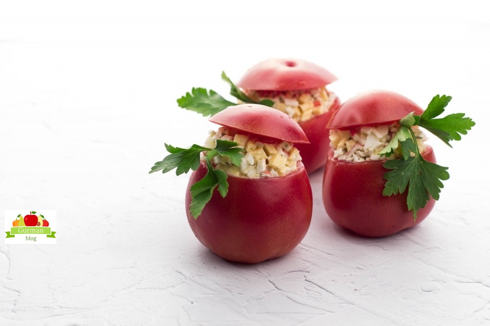 Помидоры, фаршированные сыром и крабовыми палочками