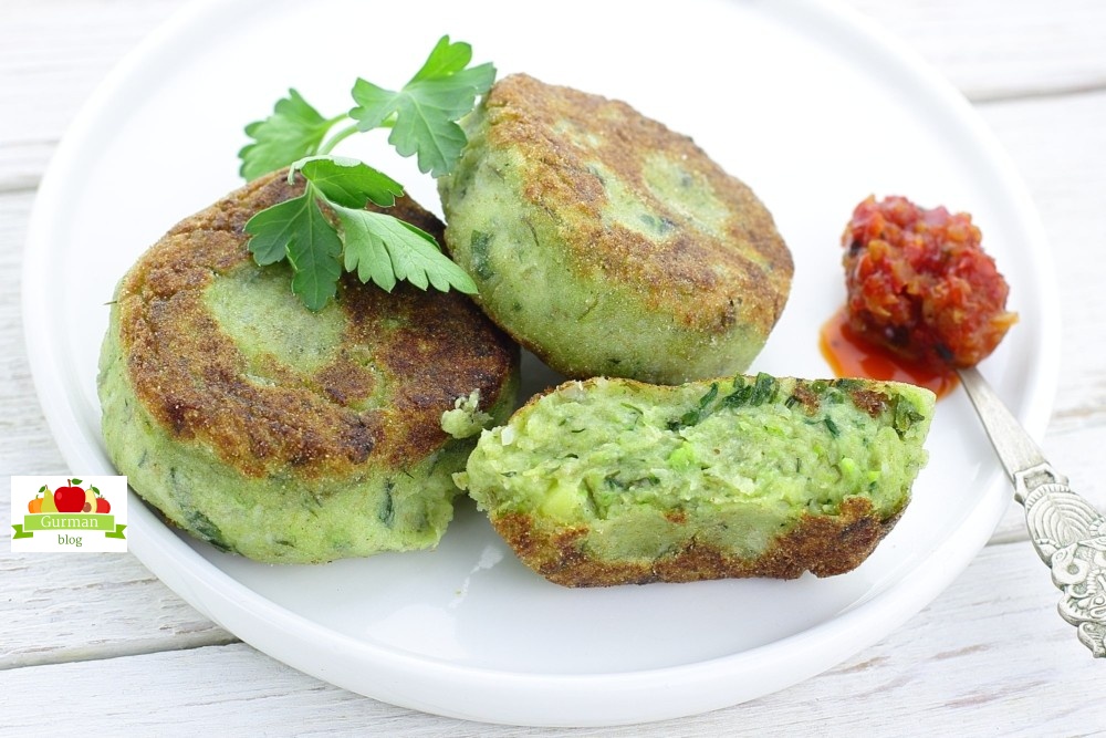 Постные котлеты из брокколи, цветной капусты и картофеля