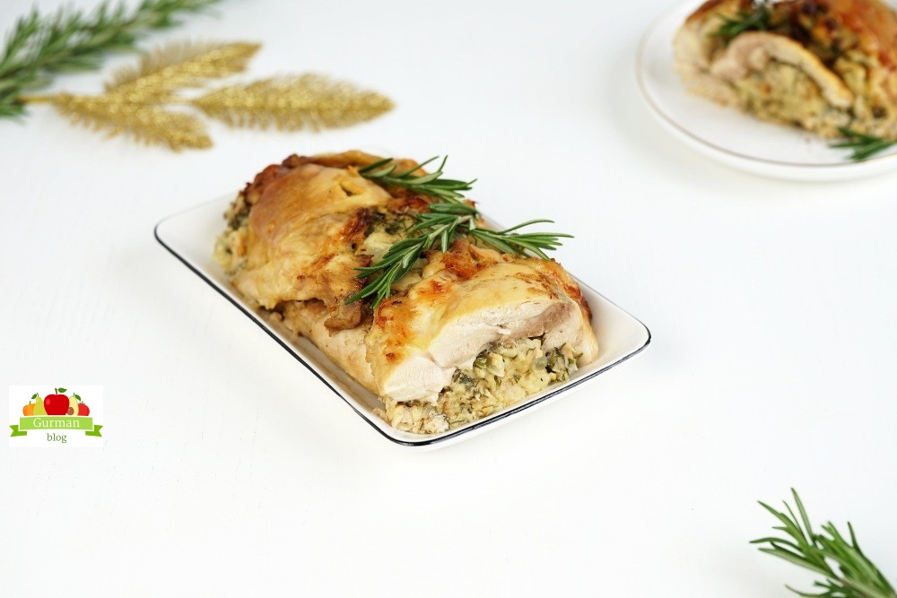 Праздничный куриный рулет на Новый год