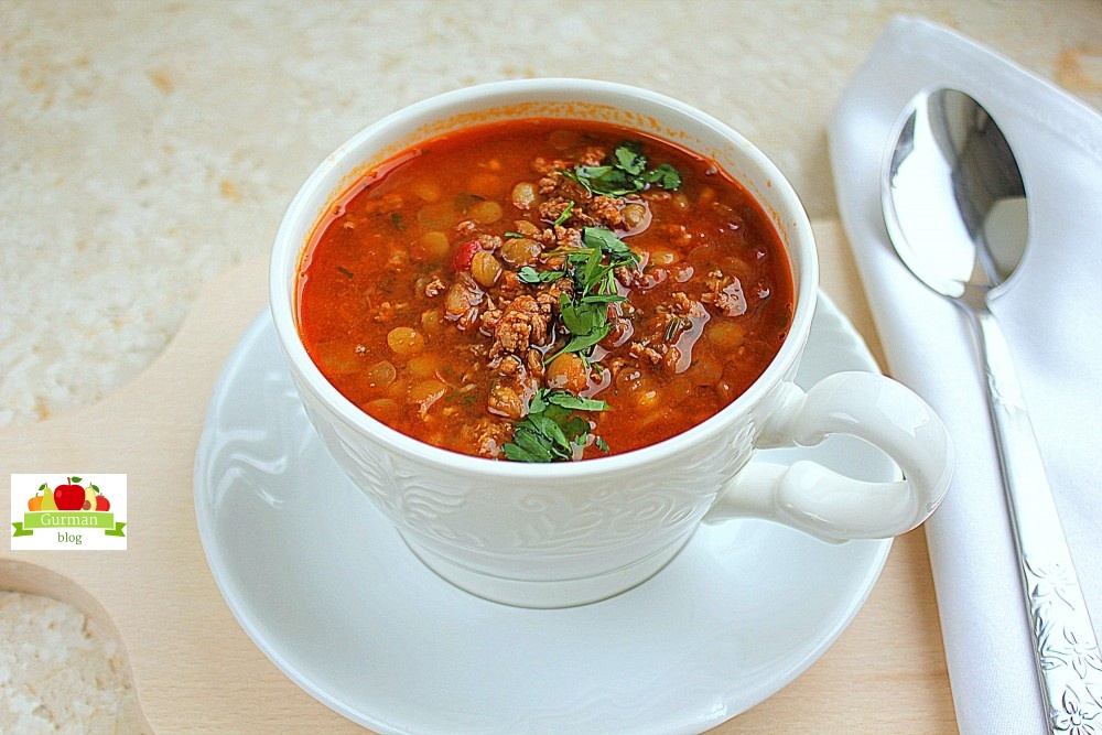 Простой и вкусный суп с фаршем и чечевицей