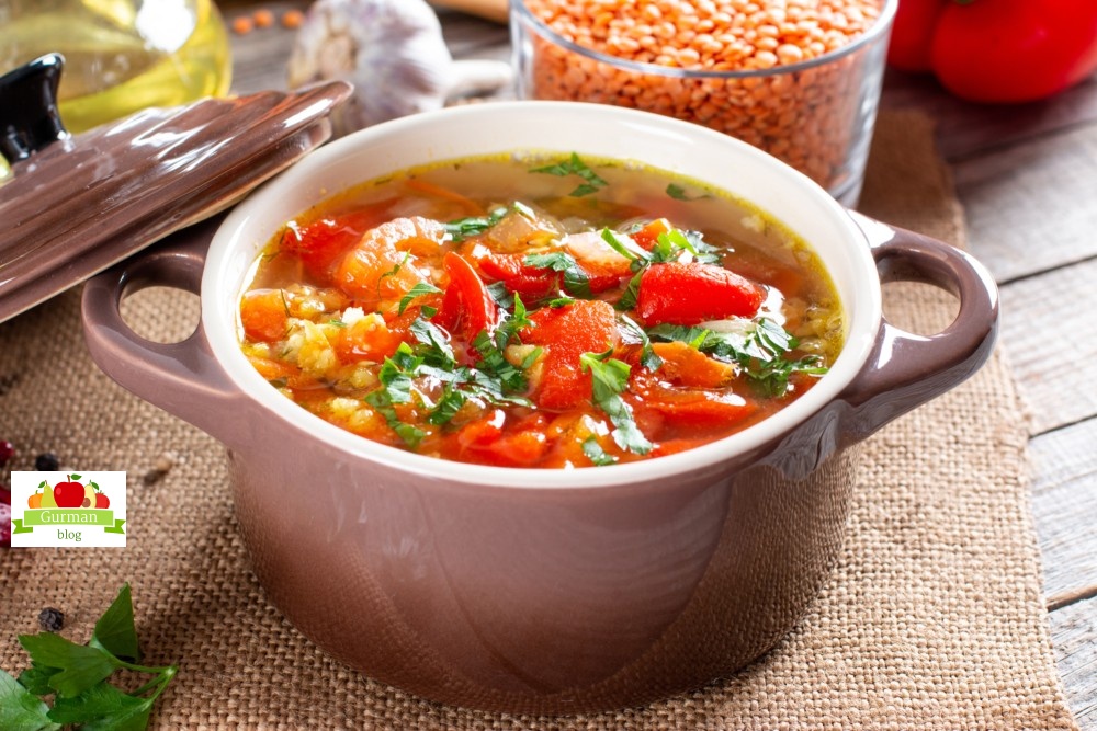 Пряный суп с чечевицей и болгарским перцем