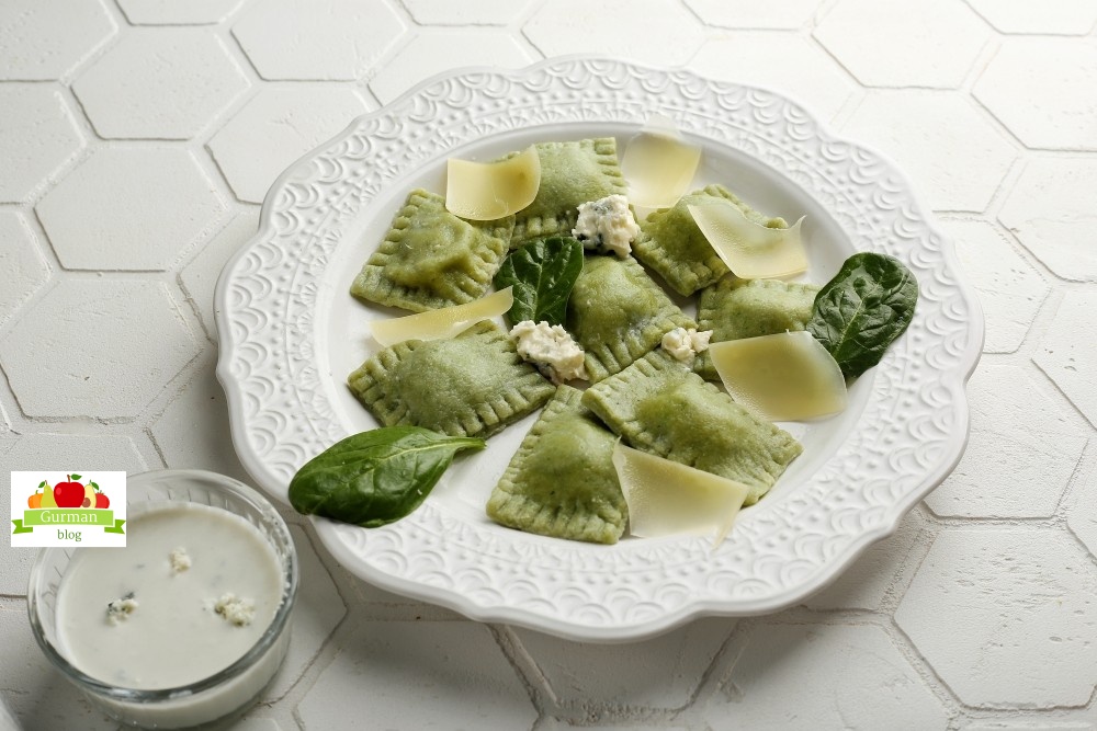 Равиоли со шпинатом и курицей
