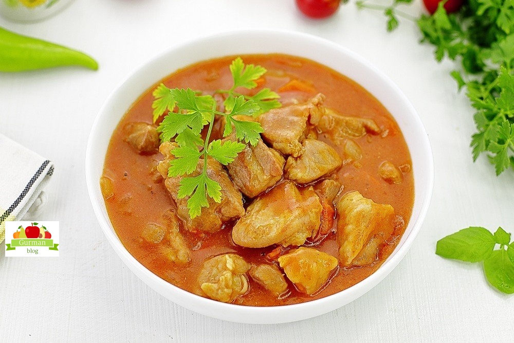 Рецепт гуляша с томатной подливкой