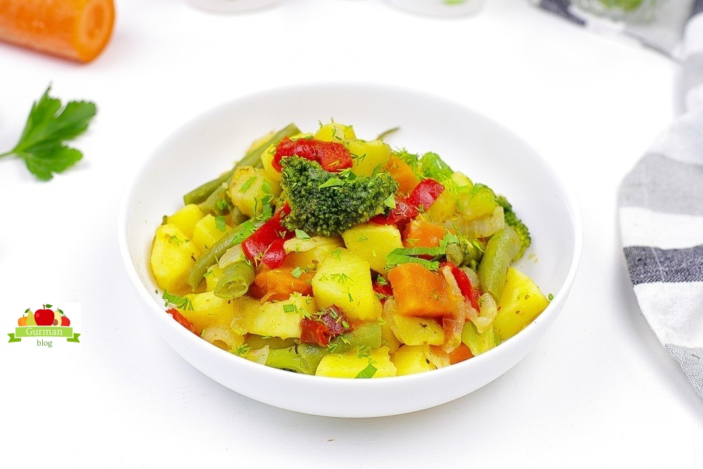 Рецепт картошки с овощами на сковороде