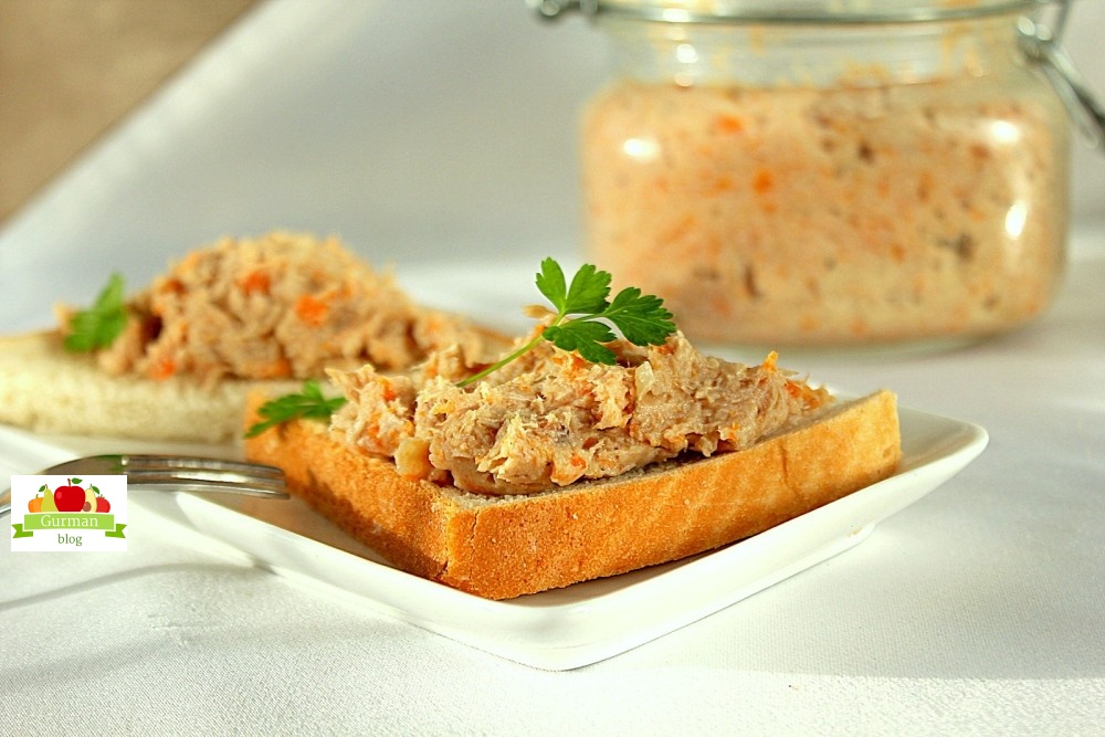 Рийет из курицы с морковью и яблоком