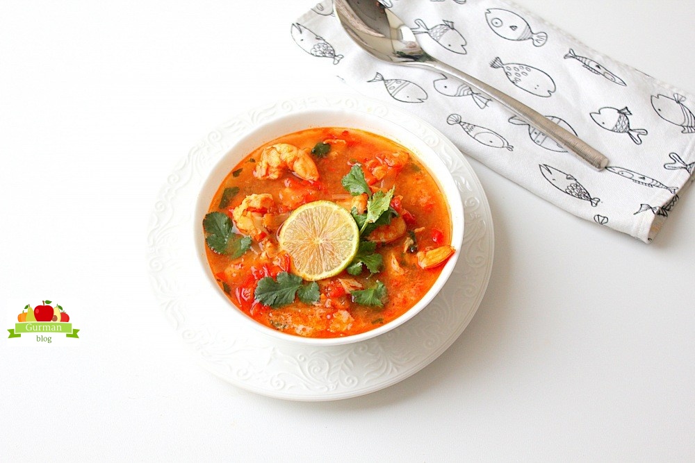 Рыбная похлебка с креветками и кокосовым молоком