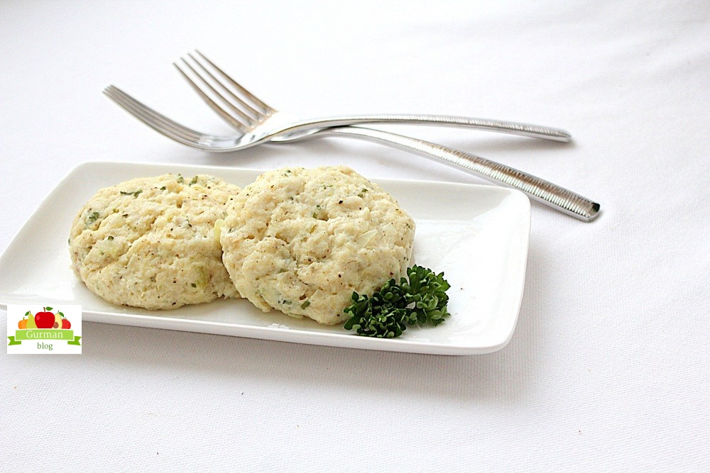 Рыбные котлеты с творогом на пару