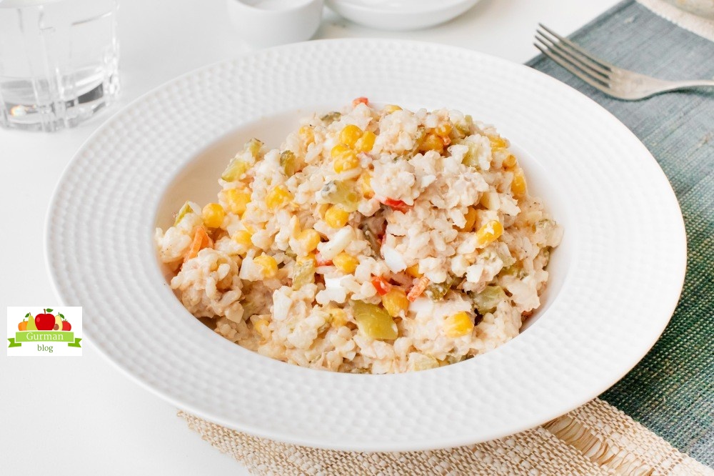 Рыбный салат с рисом