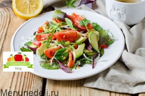 Салат из авокадо с помидорами черри