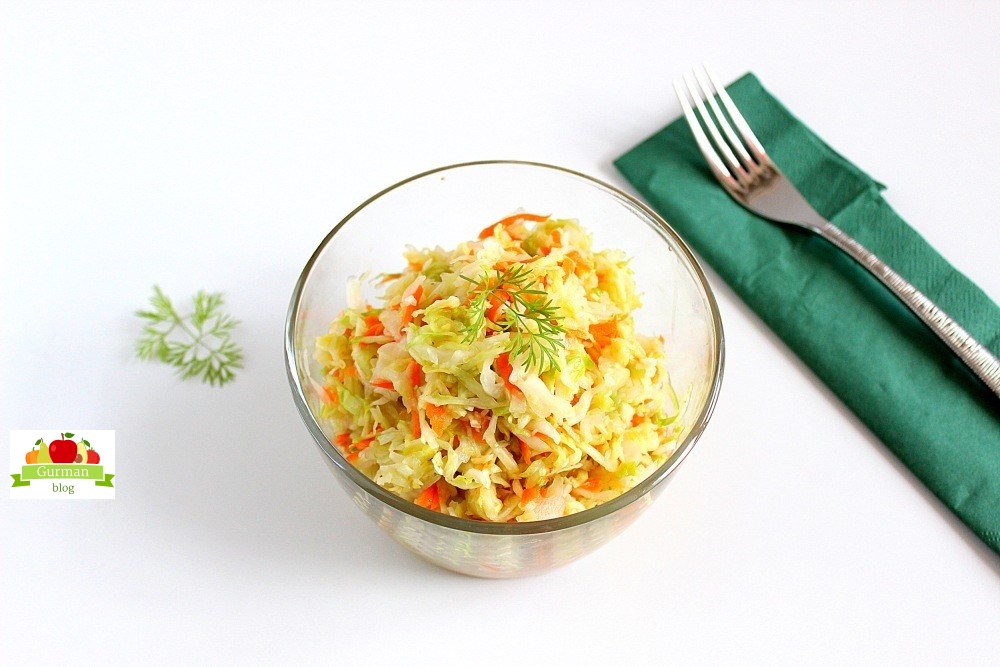 Салат из молодой капусты с морковью, как в столовой