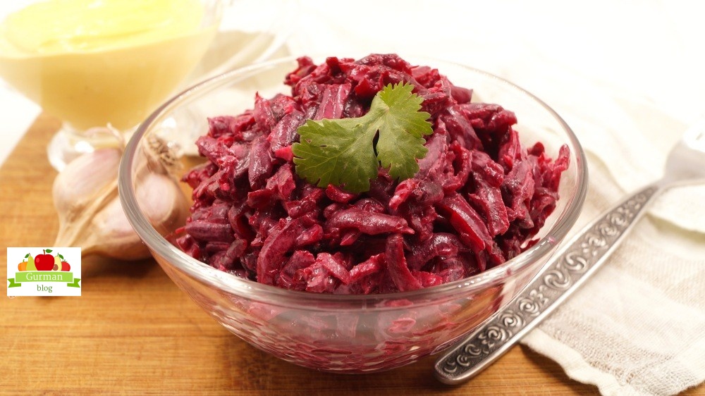Салат из свеклы с чесноком и майонезом