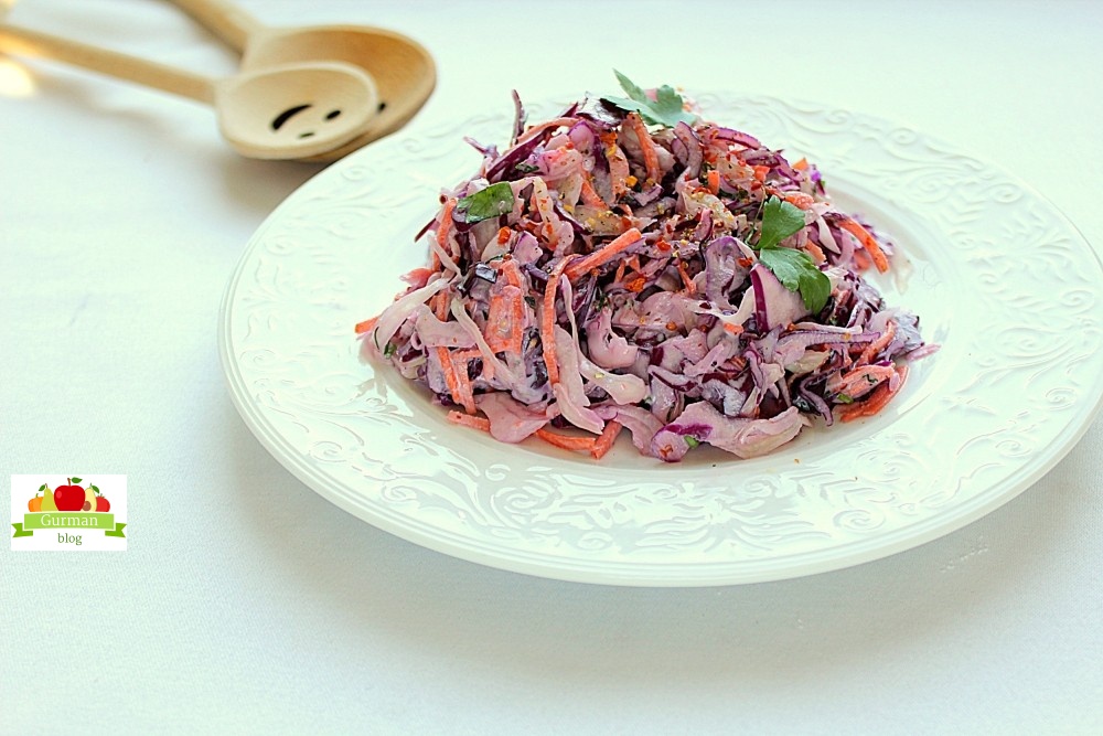 Салат из свежей красной капусты Коул Слоу