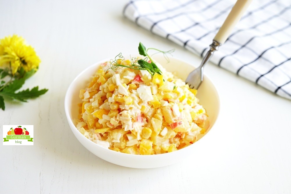 Салат крабовый с ананасом
