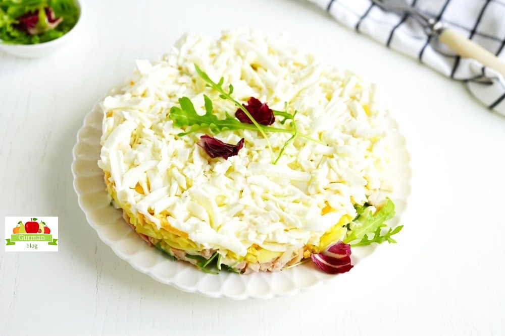 Салат “Невеста”: рецепт классический с копченой курицей и плавленым сыром