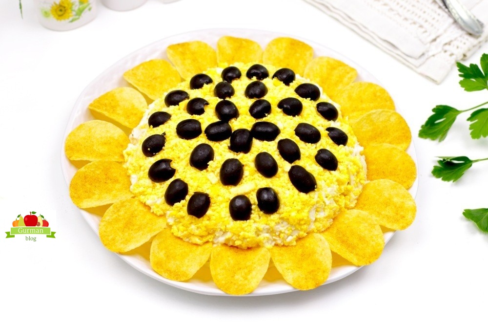 Салат “Подсолнух” с чипсами: рецепт классический