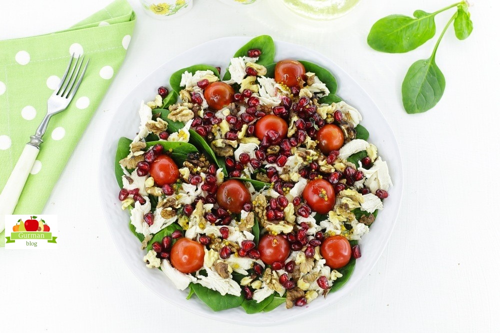 Салат с гранатом и грецким орехом