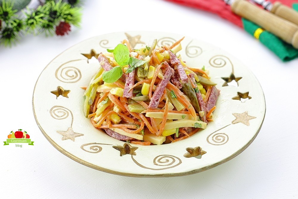 Салат с колбасой и корейской морковью