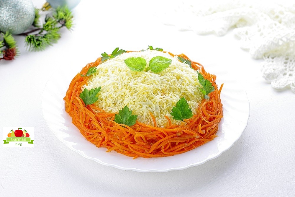 Салат с курицей и корейской морковью на Новый год