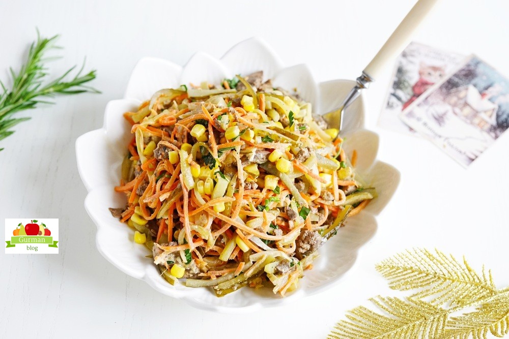 Салат с куриной печенью и корейской морковью на новогодний стол