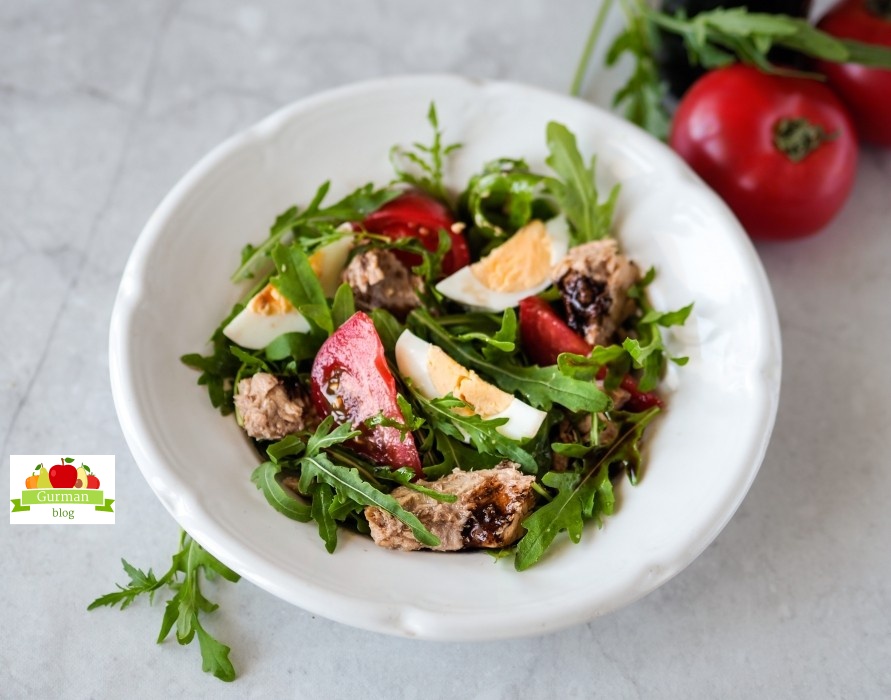 Салат с рукколой и тунцом классический рецепт