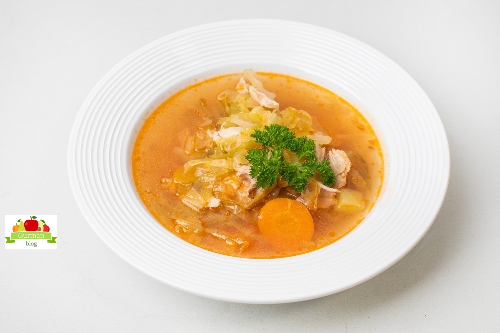 Щи из свежей капусты с курицей