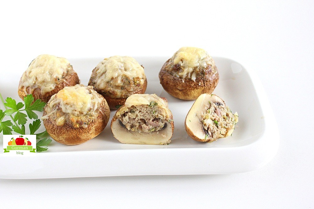 Шампиньоны фаршированные в духовке: рецепт с фаршем и сыром