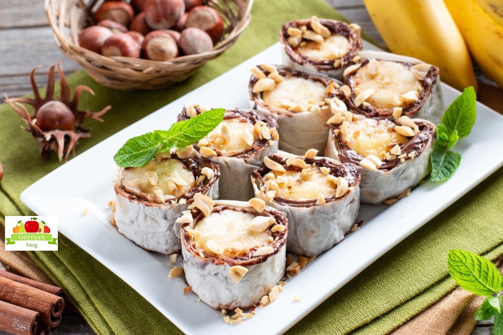 Сладкие рулетики из лаваша с бананом и шоколадной пастой