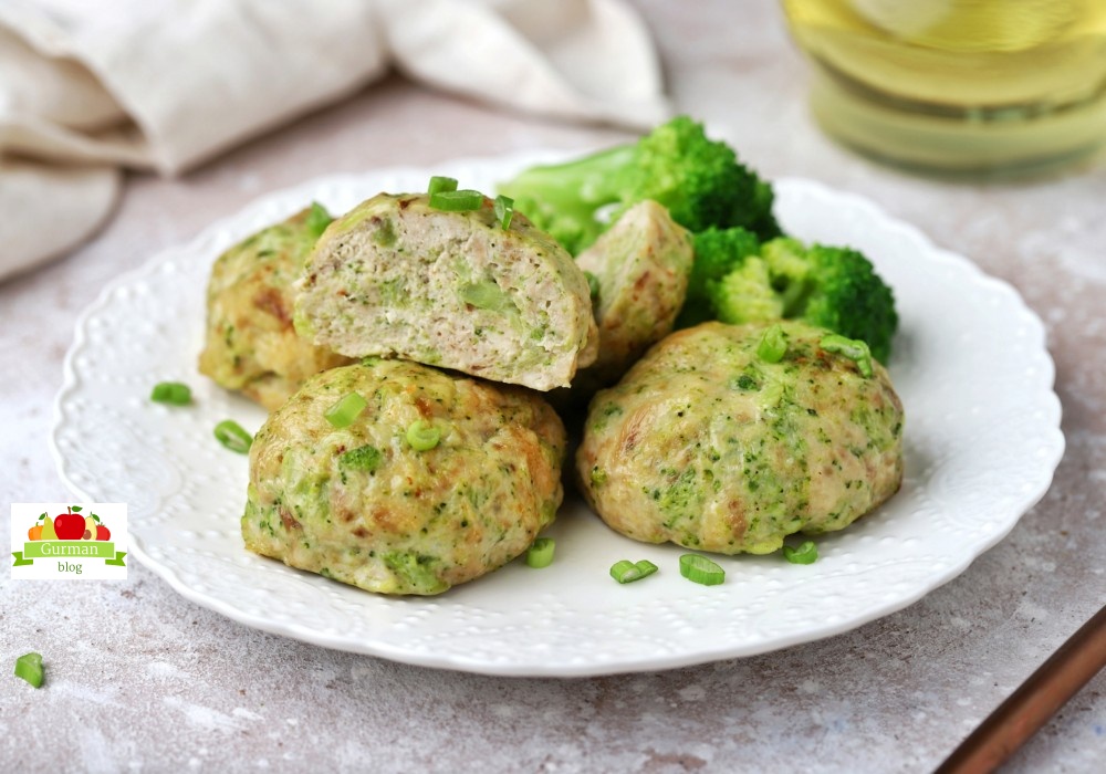 Сочные котлеты из курицы с брокколи