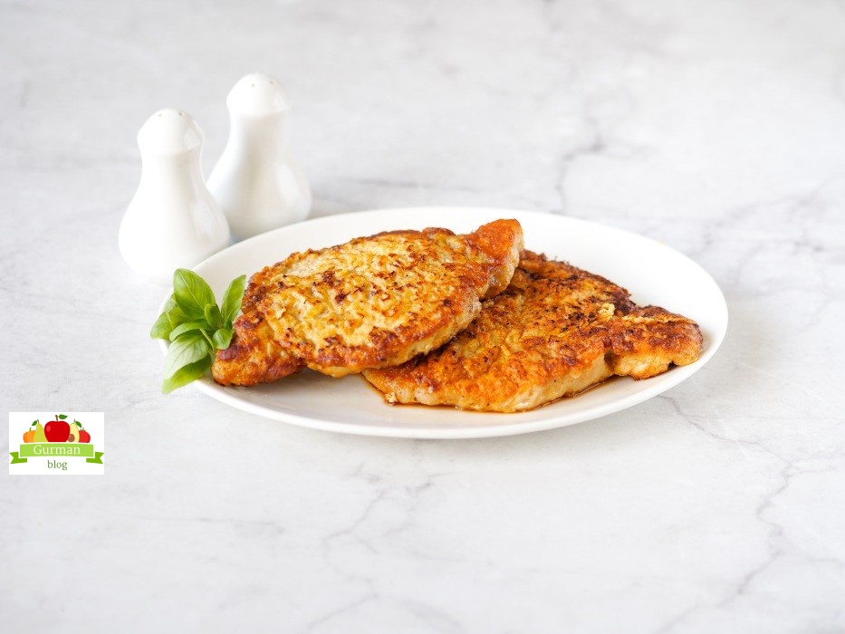 Сочные отбивные из свинины на сковороде в кляре