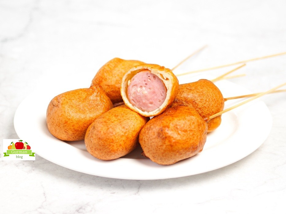 Сосиски в кляре на палочке