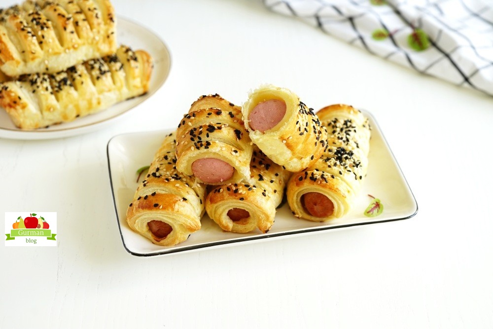 Сосиски в слоёном тесте в духовке