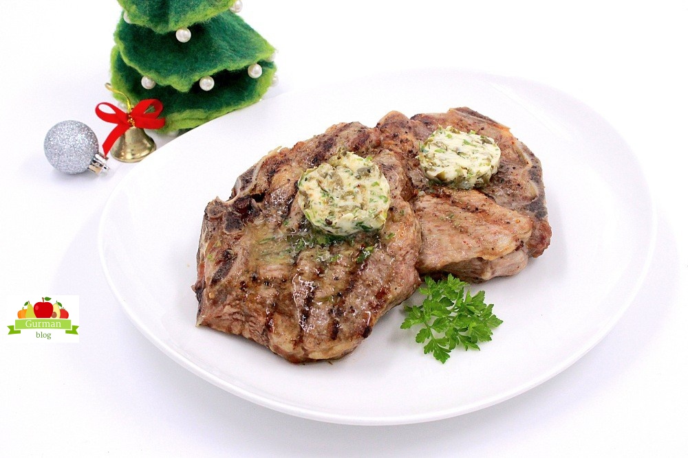 Стейк из свинины на косточке в духовке на Новый год