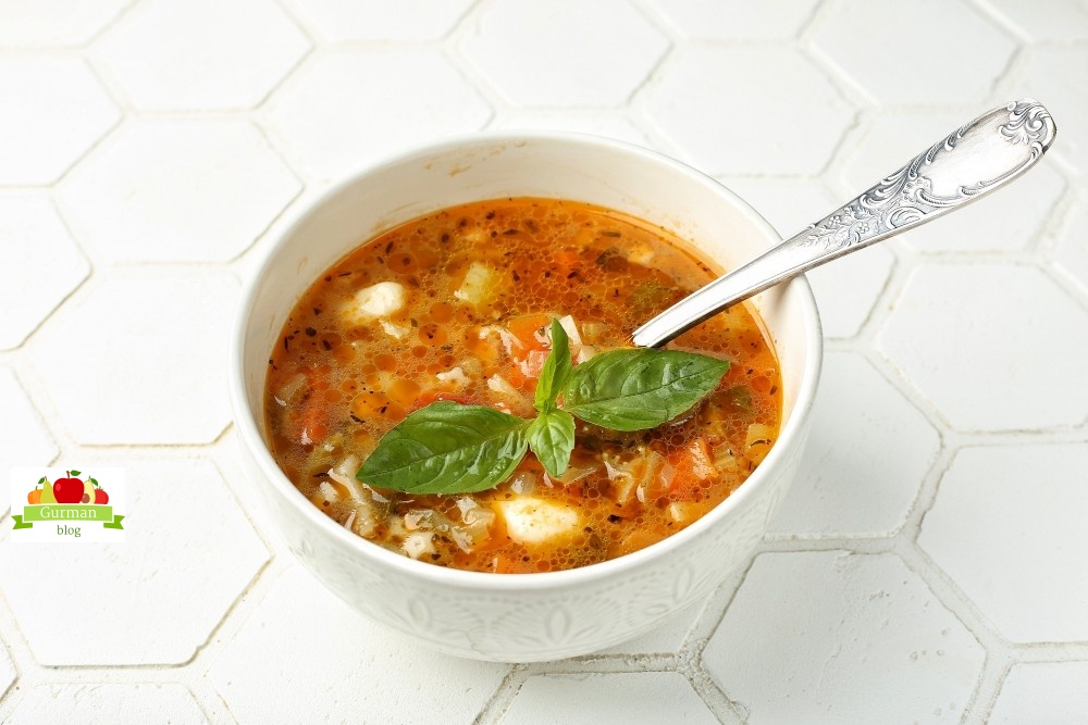 Суп «минестроне» с моцареллой и пастой