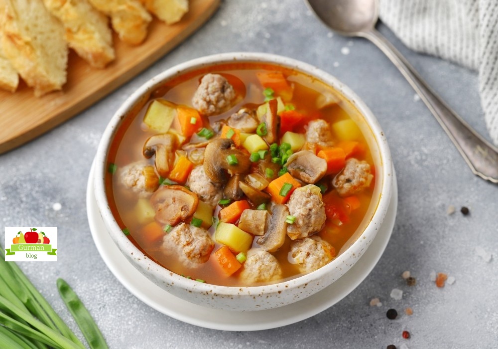 Суп с фрикадельками и грибами