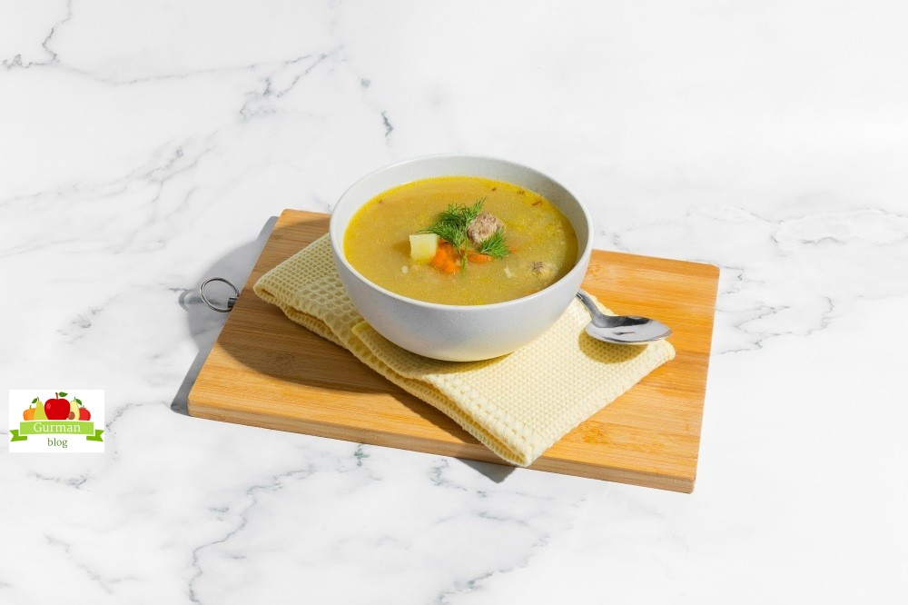 Суп с фрикадельками и рисом