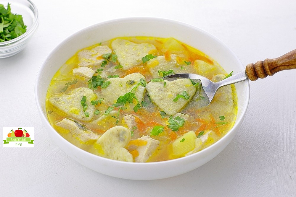 Суп с галушками на курином бульоне