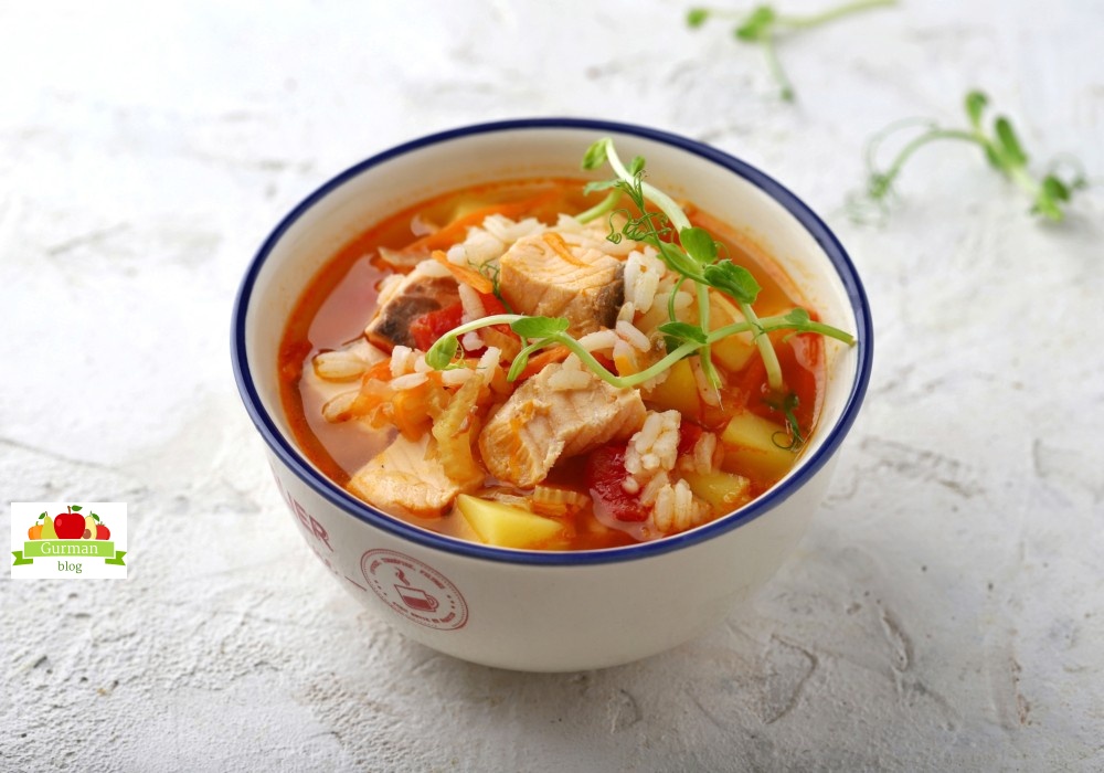 Суп с семгой, рисом, сельдереем и овощами