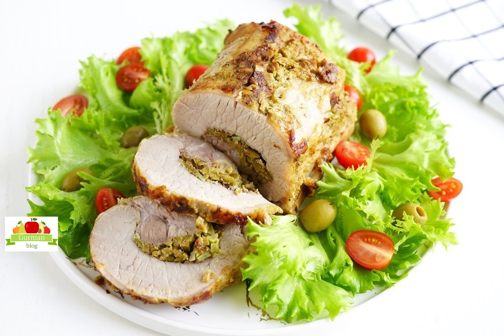 Свинина с чесноком в духовке на 23 февраля