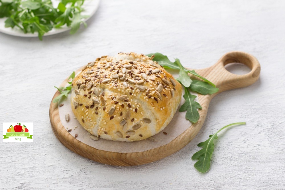 Сыр в слоёном тесте