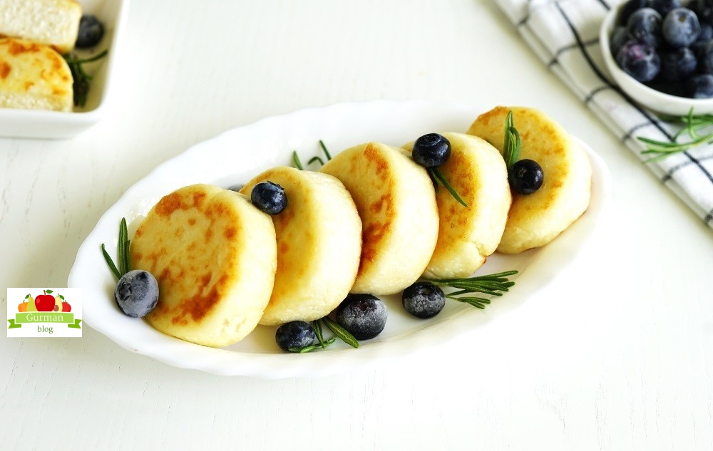 Сырники домашние из творога: вкусный и полезный завтрак