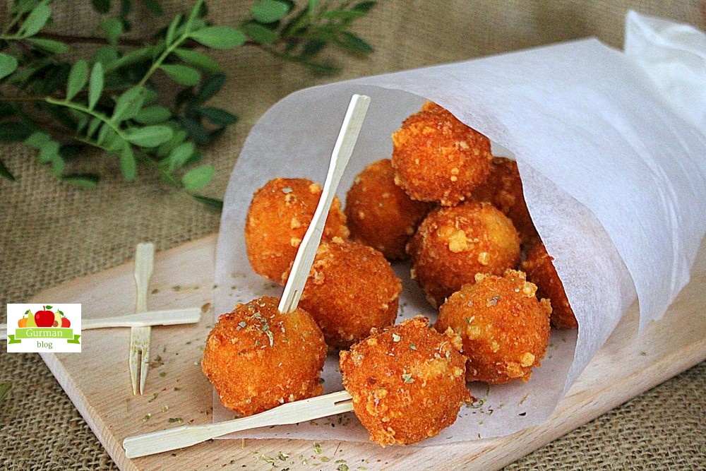 Сырные пончики – хрустящая и ароматная закуска