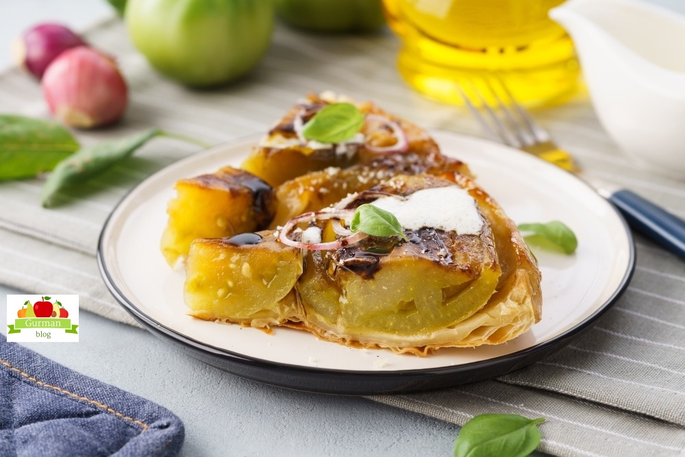 Тарт татен с зелеными помидорами