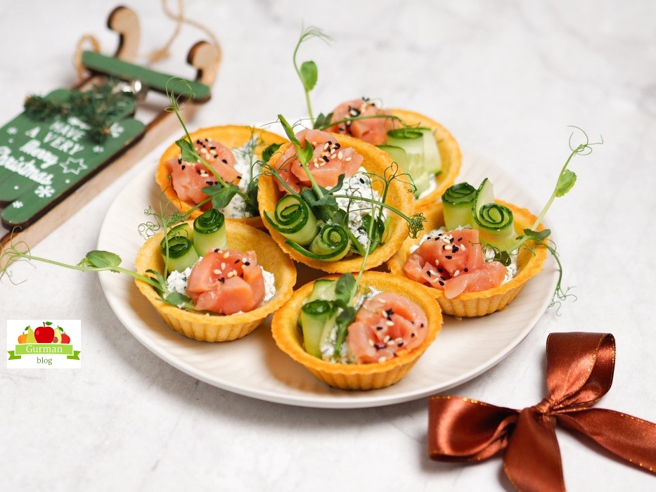 Тарталетки с красной рыбой и творожным сыром на новогодний стол