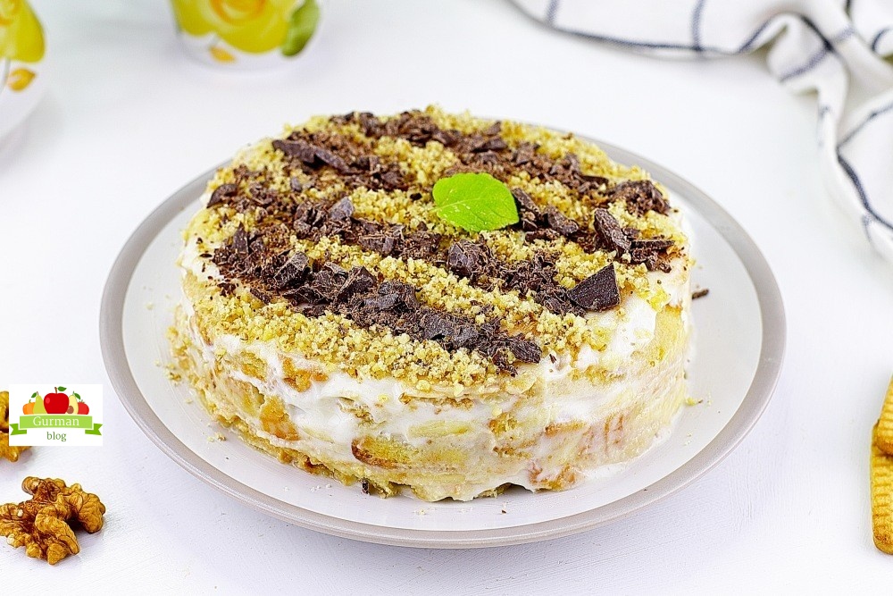 Торт из печенья и бананов без выпечки