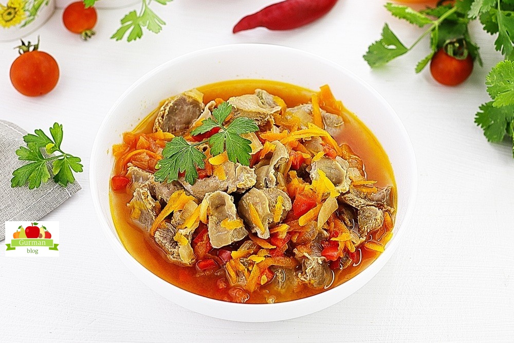 Тушеные куриные желудки: сочные и мягкие