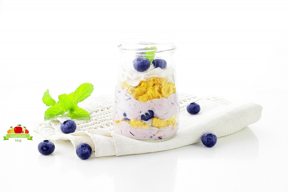 Творожный десерт с голубикой