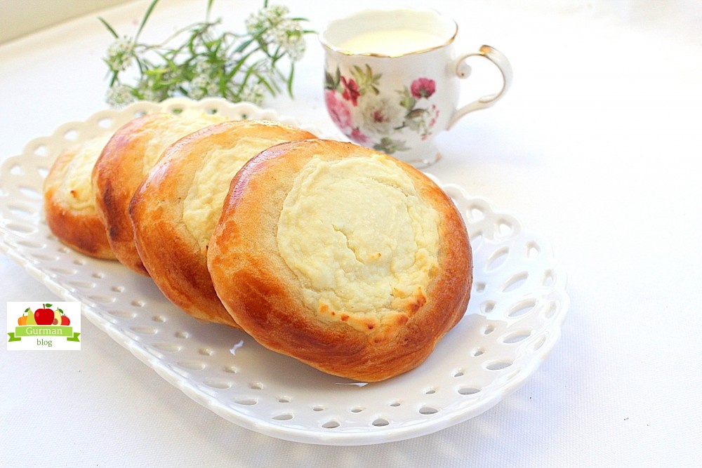 Ватрушки с творогом: рецепт из дрожжевого теста